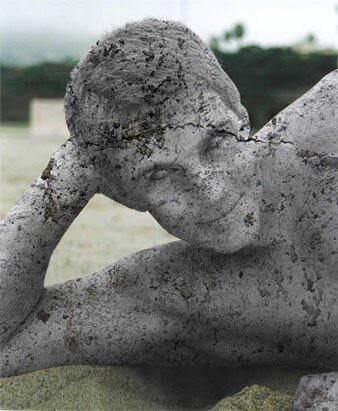 каменный человек статуя в фотошопе
